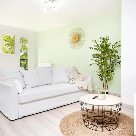 Lecosymelunais : Parking Gratuit + Balcon Amenage Apartment