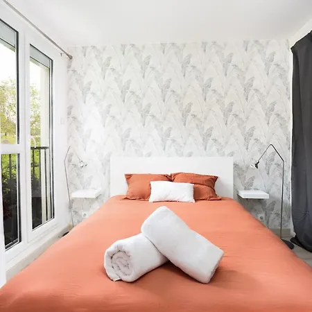 Lecosymelunais : Parking Gratuit + Balcon Amenage Apartment